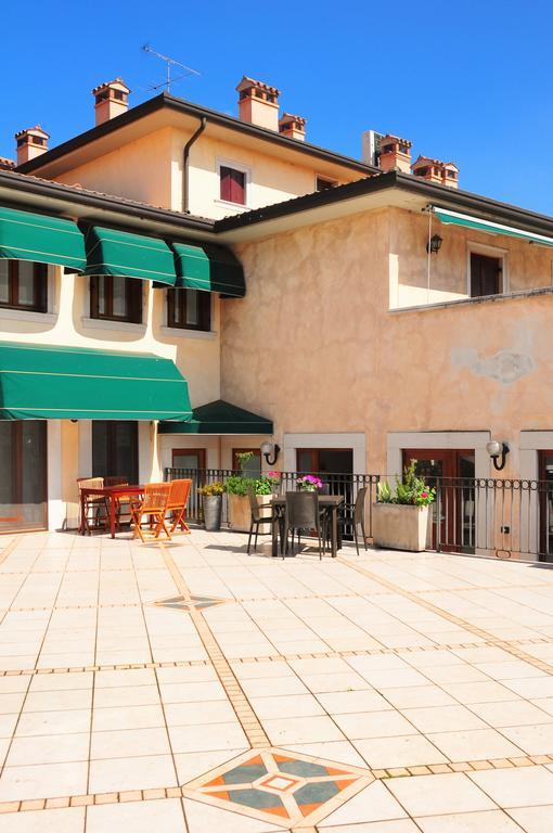 Domus Romanae In Centro Storico Peschiera del Garda Luaran gambar
