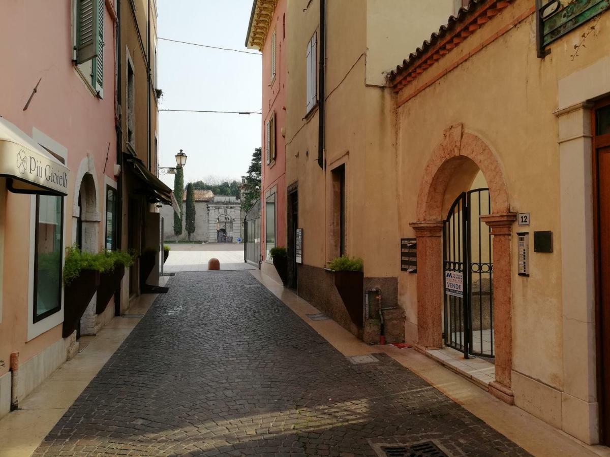 Domus Romanae In Centro Storico Peschiera del Garda Luaran gambar